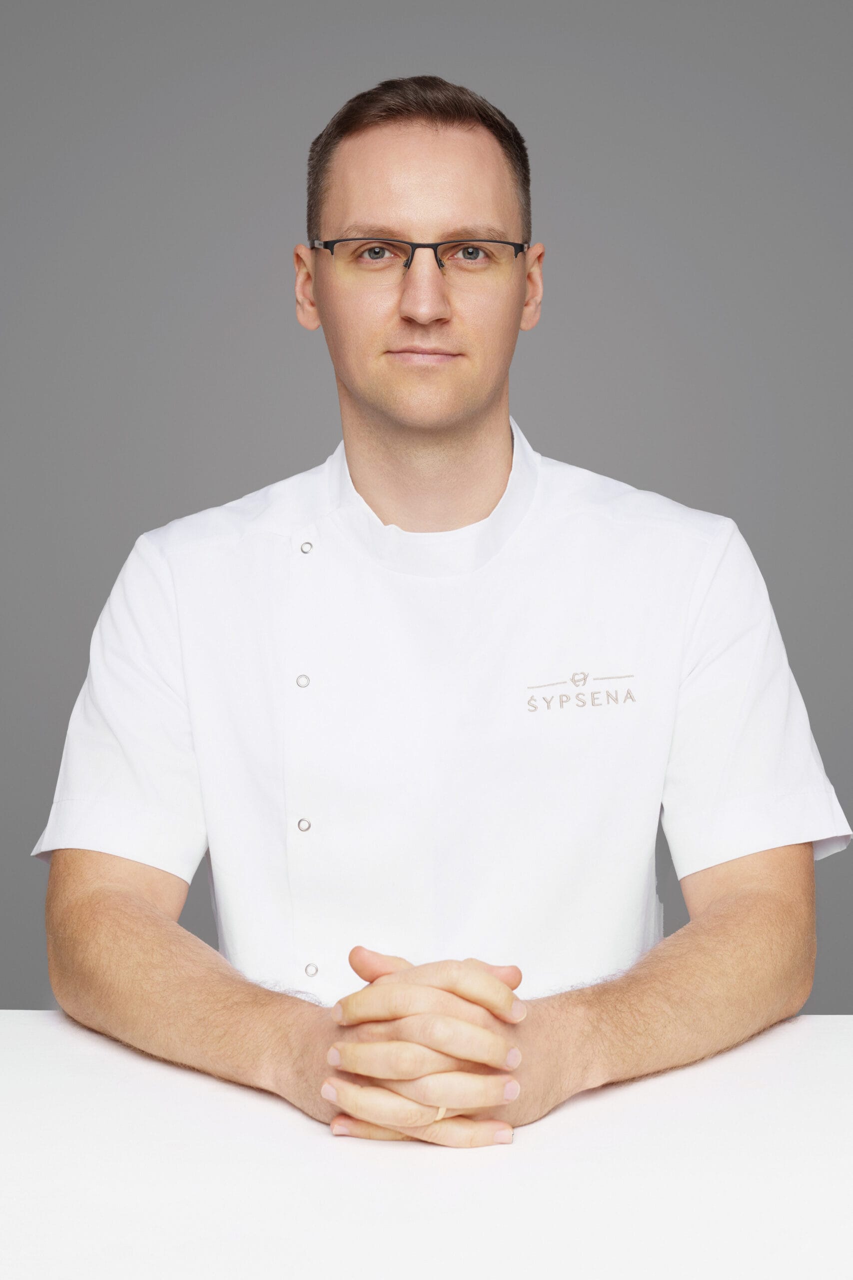 Paslaugos 11 Adomas Rovas, Med. Dr. Gyd. odontologas periodontologas