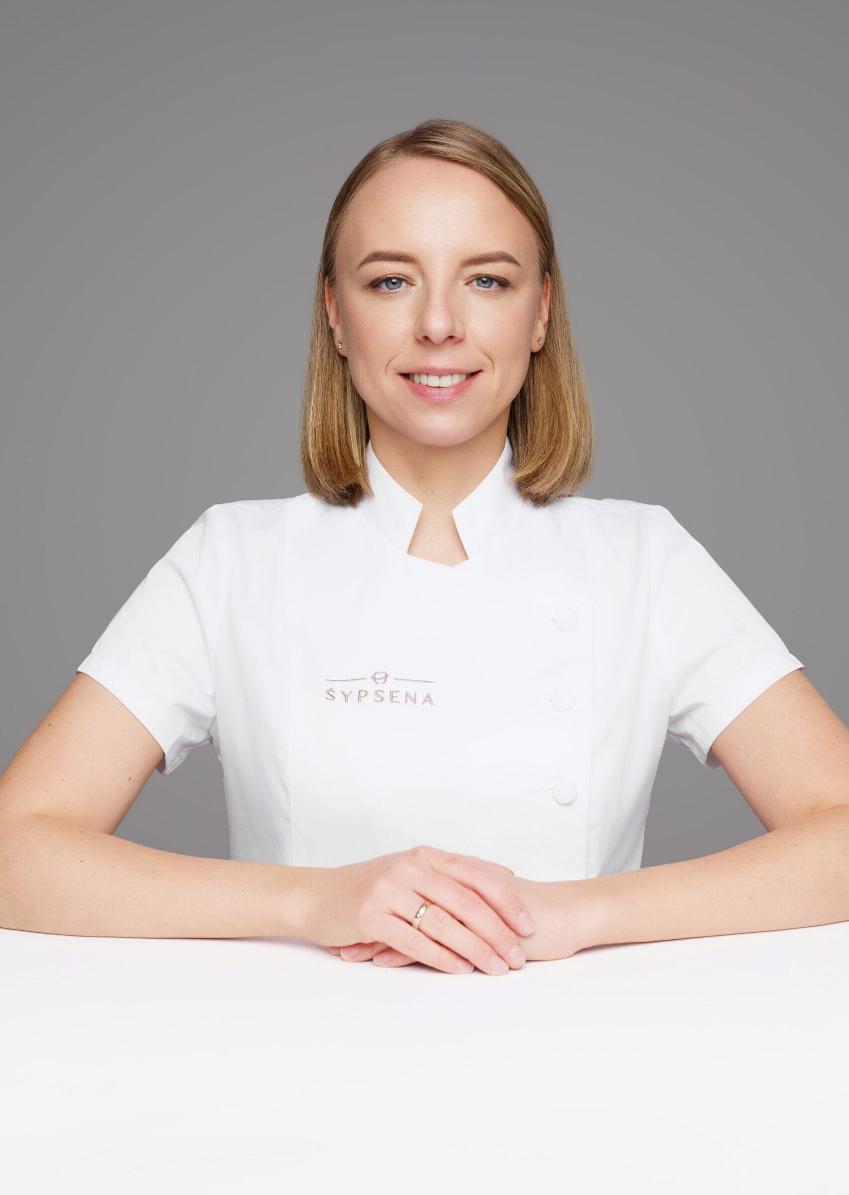 Paslaugos 21 Ieva Šimienė, gyd. odontologė, estetinio plombavimo specialistė