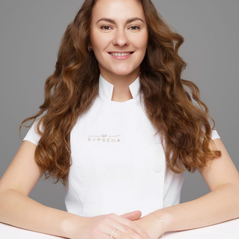 Gyd. odontologė Gerda Šulnė (terapinis gydymas suaugę ir vaikai),